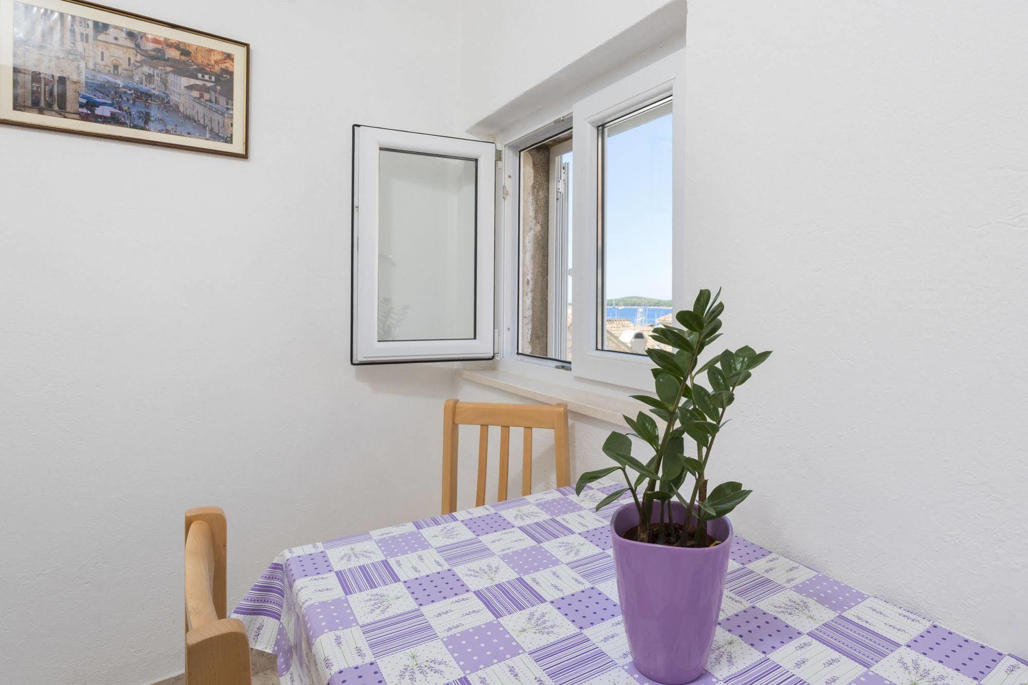 Apartments Nona 1 Đảo Hvar Ngoại thất bức ảnh